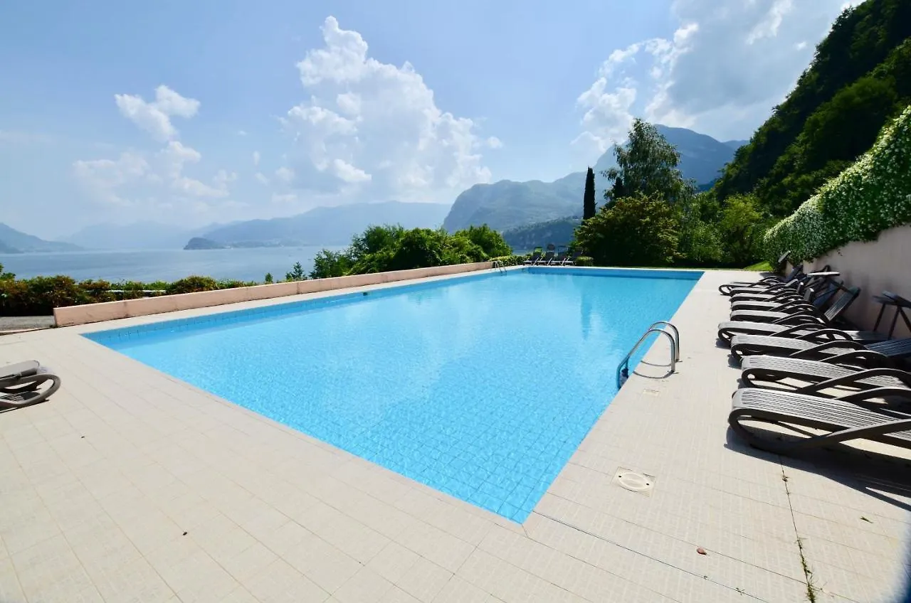 2-Bedroom Lakeview Apartment Bella Gaeta San Siro  Italia