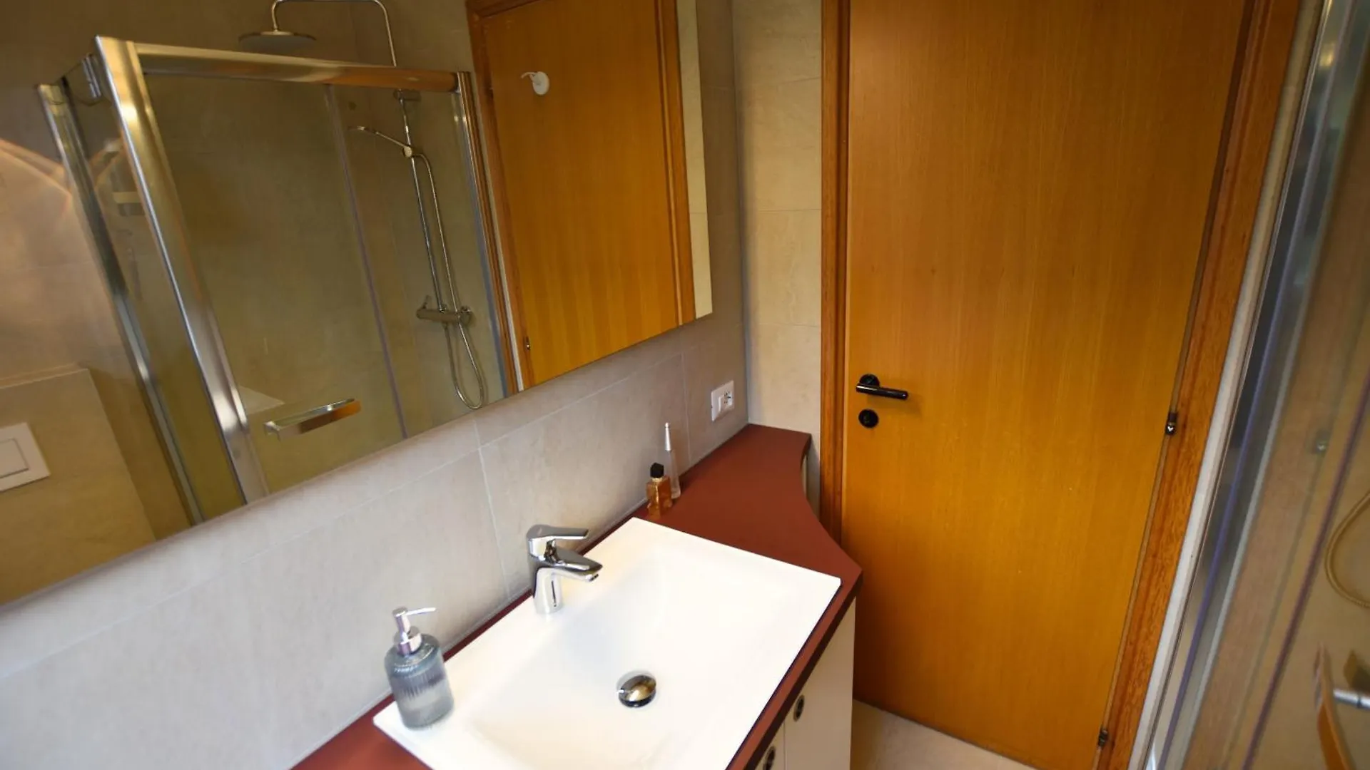 2-Bedroom Lakeview Apartment Bella Gaeta San Siro